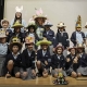 Alumnos de Infantil del Colegio Newman mostrando sus gorros creativos en una actividad lúdica vinculada a la colegio educación infantil.