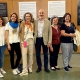 Profesores del colegio concertado Madrid posan juntos durante una jornada formativa en el centro.