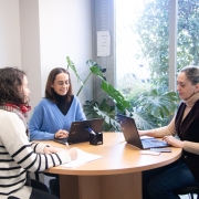 “Reunión del equipo de orientación educativa del colegio, preparando acciones de apoyo al alumnado y a las familias.”