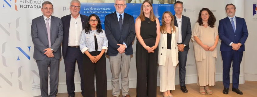 Participantes en un acto cultural del colegio internacional Madrid, durante la presentación de un proyecto formativo.
